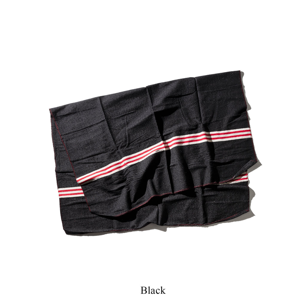 MOVIE BLANKET BLACK RED STRIPE