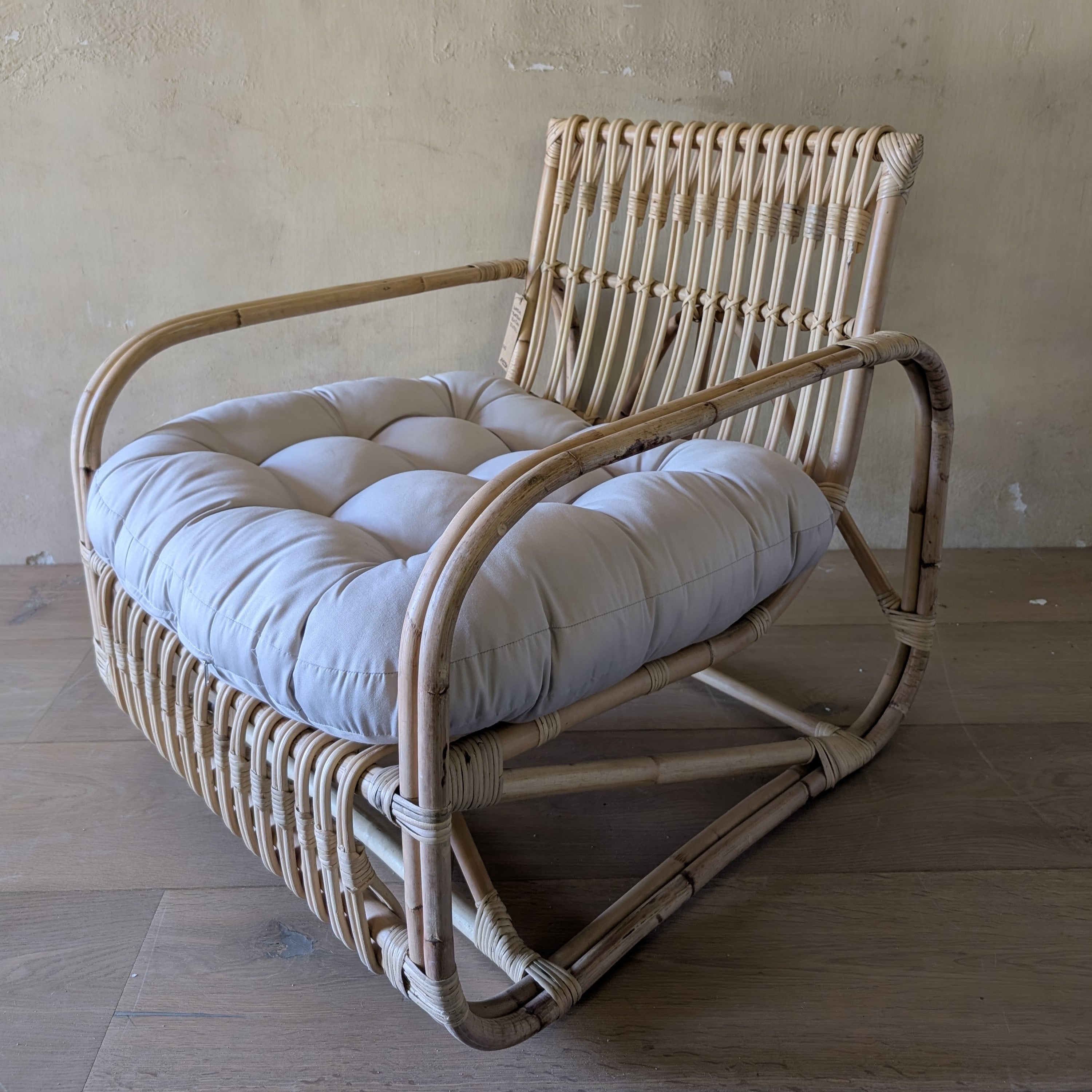 NATUR RATTAN ARM CHAIR FLO
