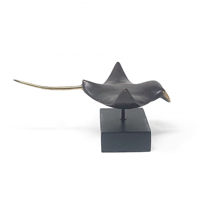 MANTA MANTA BRONZE STATUE