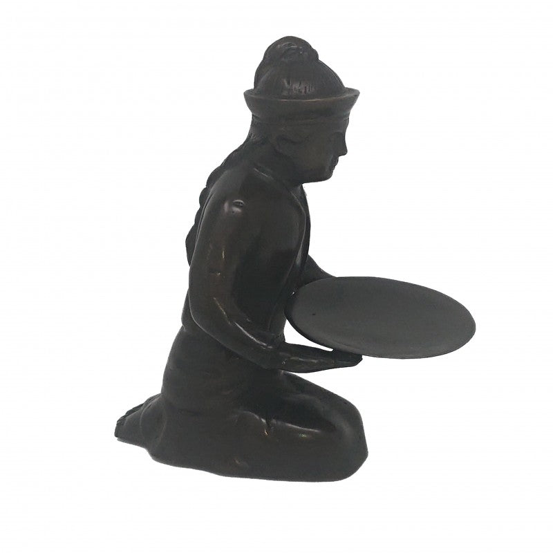 BRONZE MEN ON KNEE