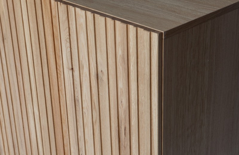 STRIPE SIDEBOARD NATURAL OAK