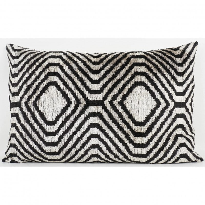 IKAT SILK UNIQUE SILVER BLACK PATTERN Q9.2