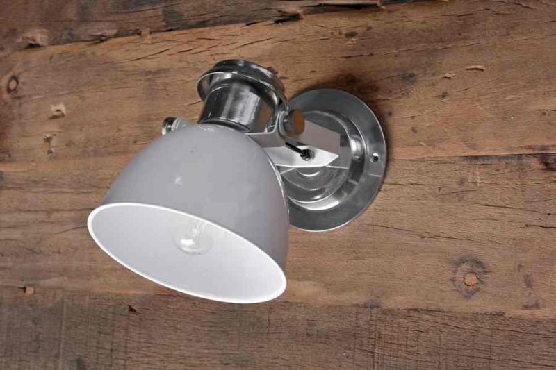 METAL WALL LAMP