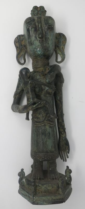 BRONZE STATUE TIMOR QUEEN WITH BABY AND LIZARD BRONZE STATUE TIMOR QUEEN WITH BABY AND LIZARD