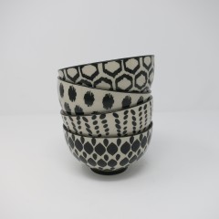 BOWLS BLACK AND WHITE SET OF 4 